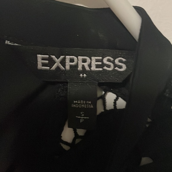 EXPRESS - Picture 2 of 3